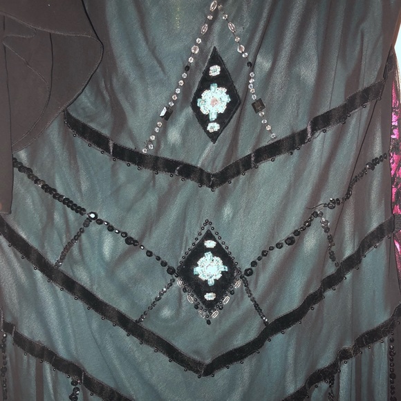 20โs Dress! - Picture 3 of 5